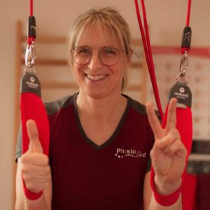 Die Physiotherapeutin Sandra Juditzki mit ihrem Redcord-System